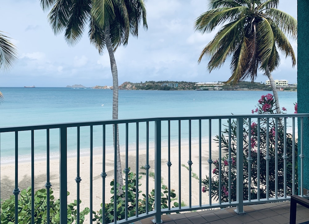 Beachfront Premium Double Bed Room - Photo 10