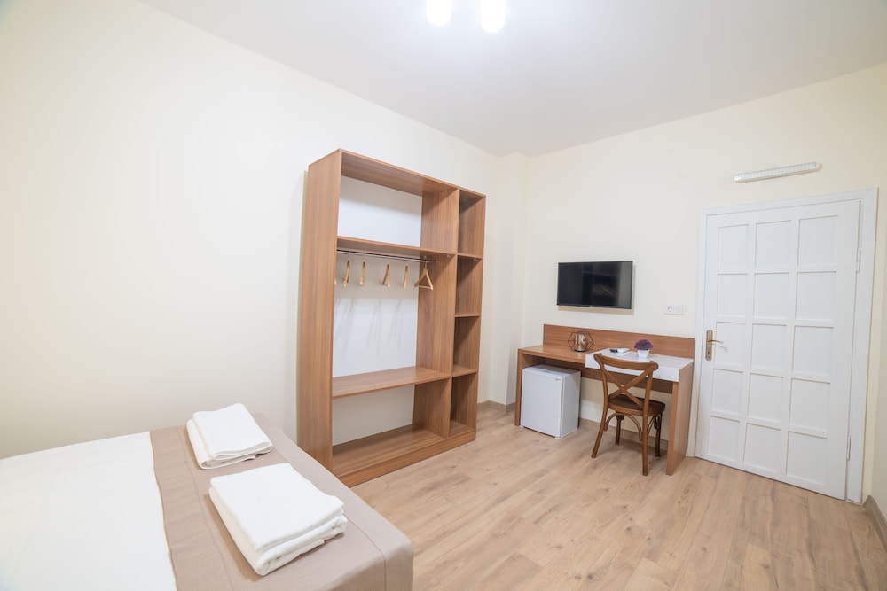 Economy Double Room - Photo 2