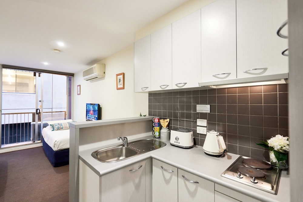 Deluxe King Apartment - Photo 6