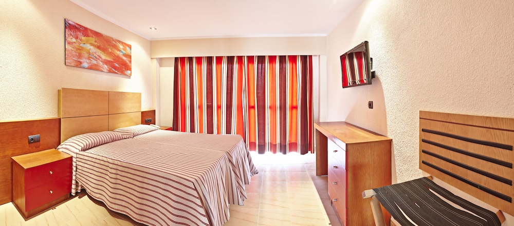 Habitación Doble (2 adultos + 1 niño)