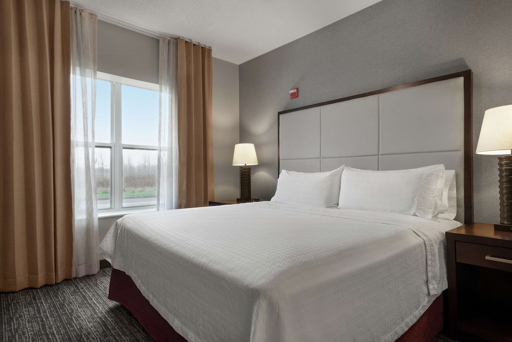 1 King Bed, 1 Bedroom Suite, Non-Smoking - Photo 1