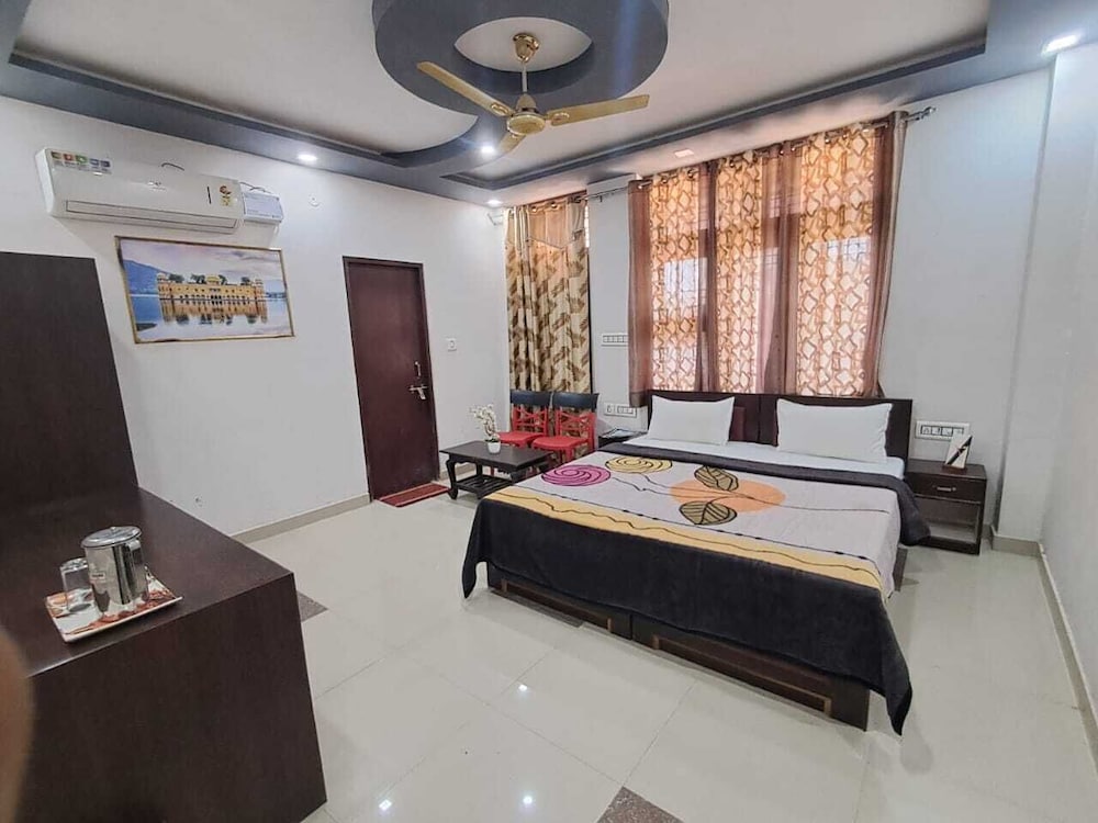 Deluxe Double Room, City View