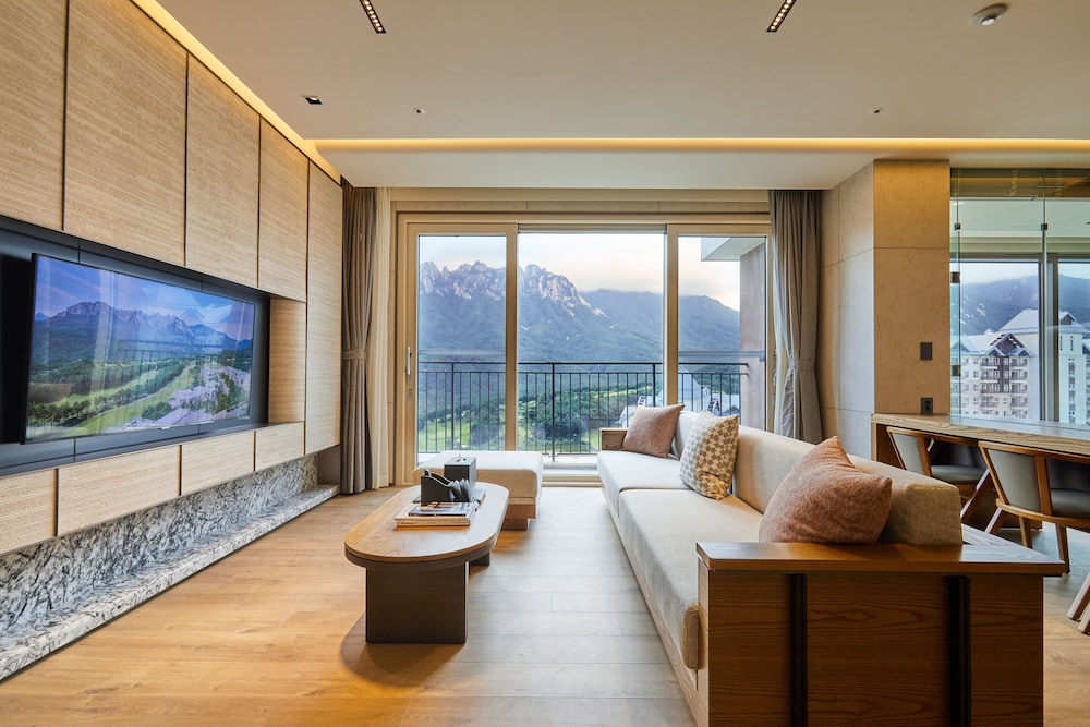[SONO Water-Ful PKG] Gold Suite(Kitchen/Mountain View/Bed)-Ocean Play for 2(Aqua Shoes must be worn)