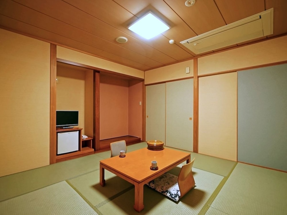 Japanese Room, Smoking (13m2)