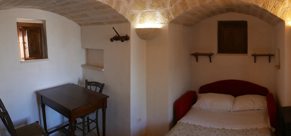 Double Room, 1 Large Twin Bed, Private Bathroom (Trullo)