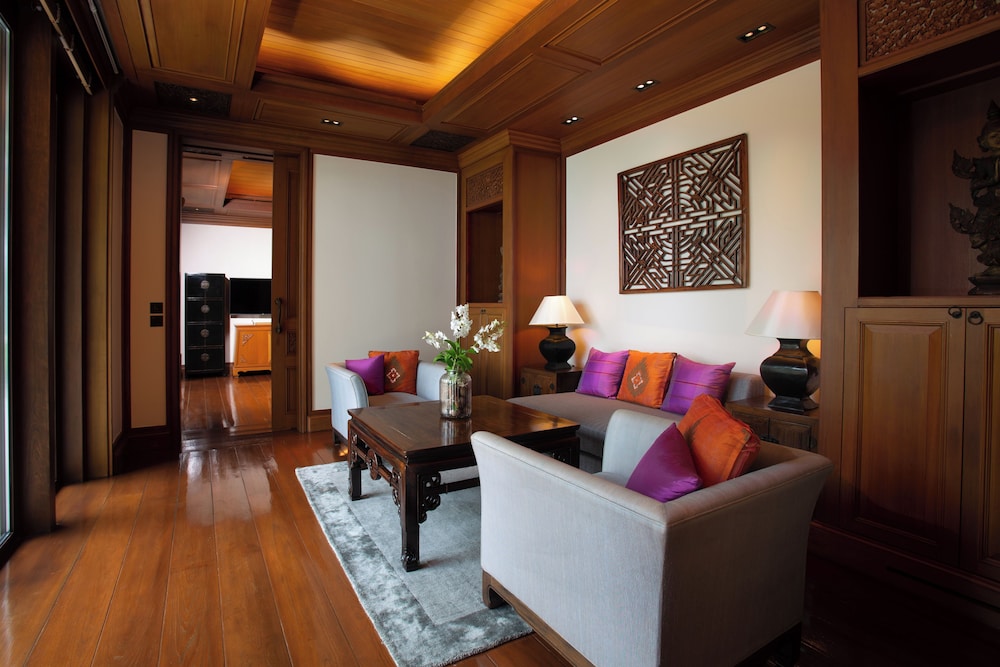 8 Bedroom Ocean Front Residence (RV8) photo 3