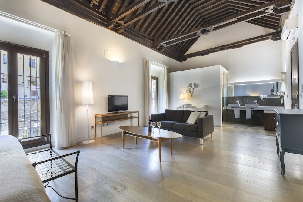 Suite (Alhambra View) - Photo 23