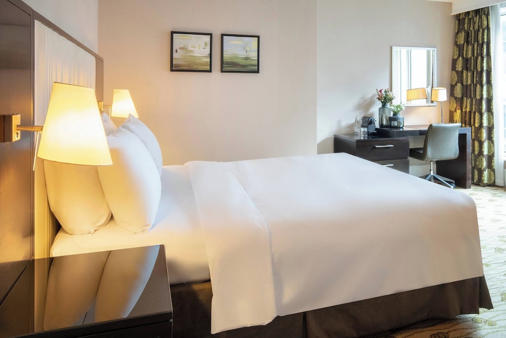 Executive Suite, 1 King Bed - Photo 4