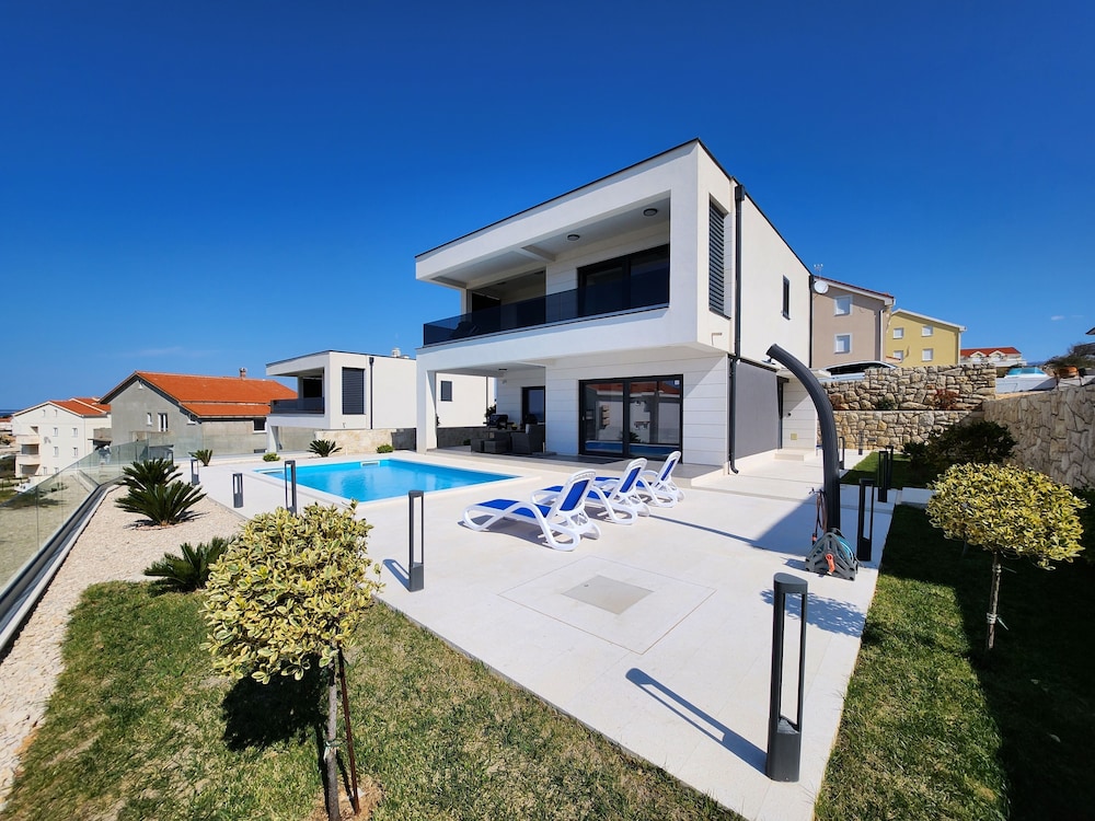 Deluxe Villa photo 3