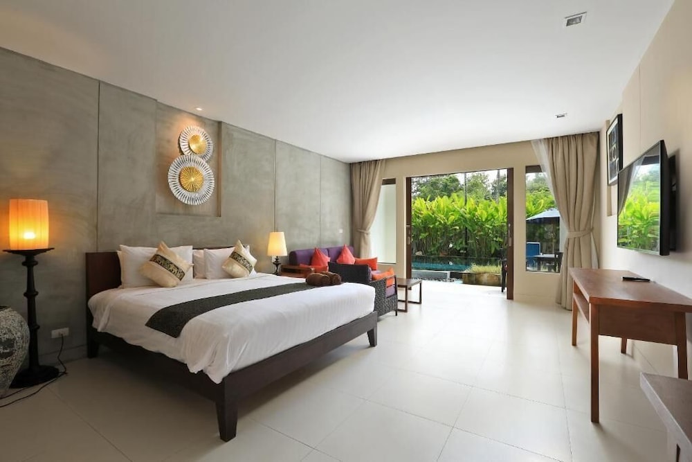 Superior Double Room, Non Smoking, Pool View photo 3