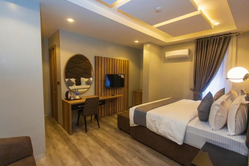 Luxury Room