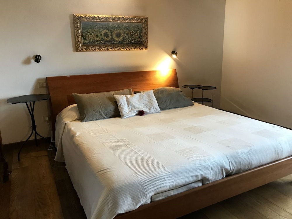 Villa photo 1