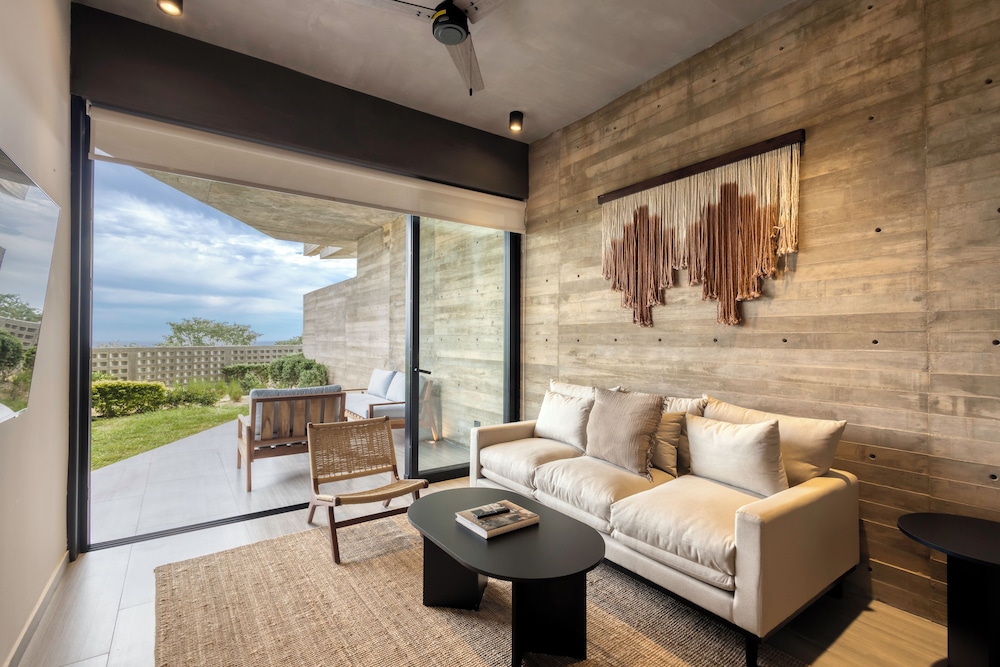 Luxury Apartment, 1 Bedroom, Patio