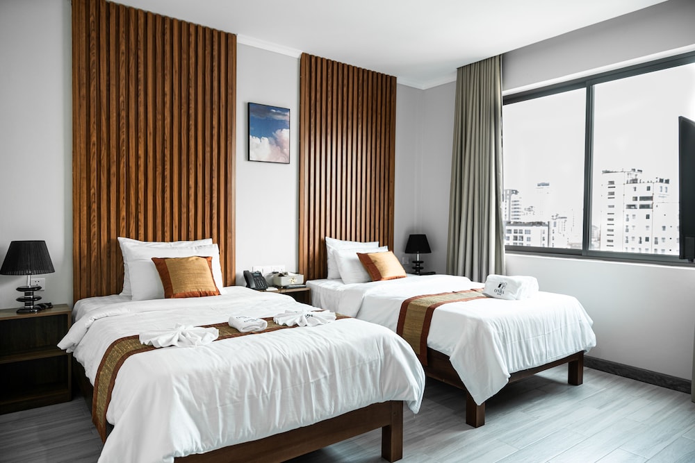 City Room photo 3