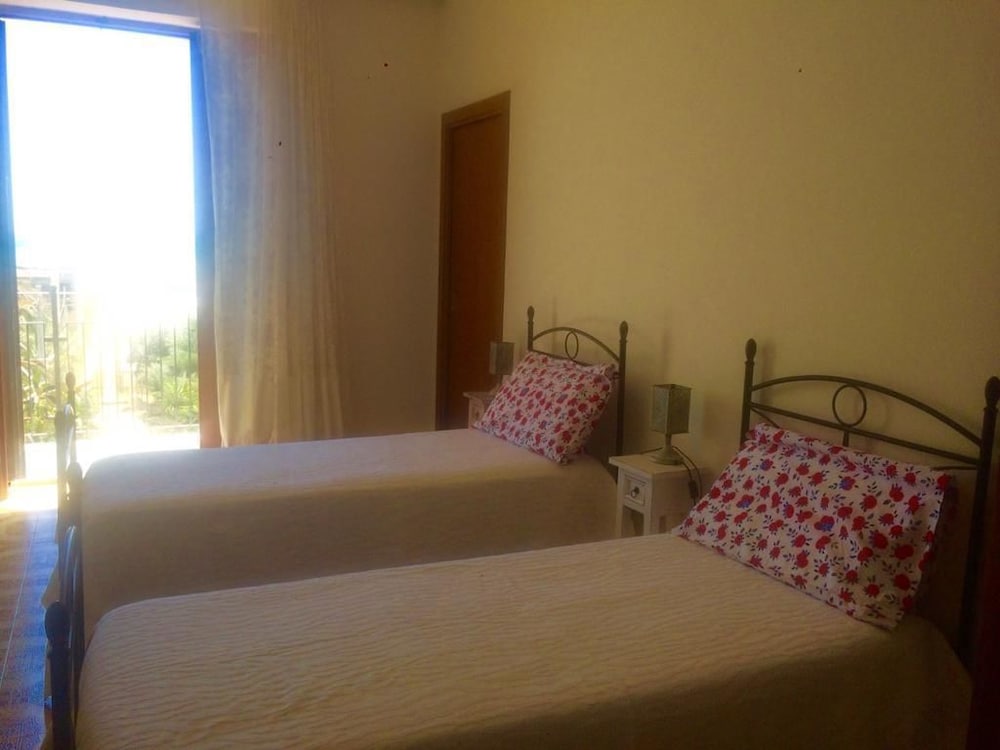 Quadruple Room - Photo 1