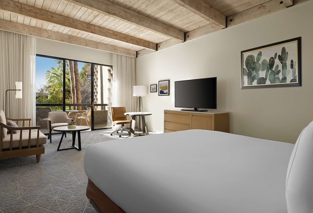 Room, 1 King Bed (Patio Or Balcony View Room) - Photo 2