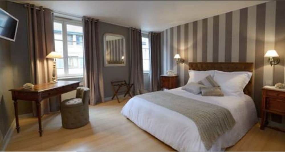 Superior Double or Twin Room photo 1