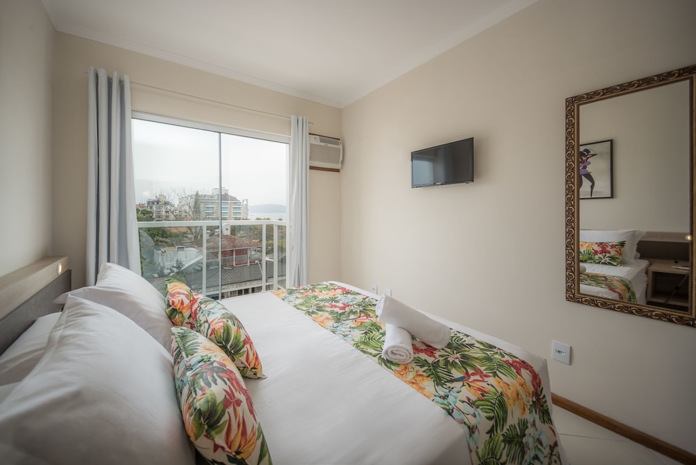 Deluxe Apartment, 2 Rooms, Sea Side View photo 1