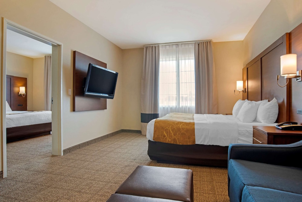 Suite, Multiple Beds, Accessible, Non Smoking - Photo 4