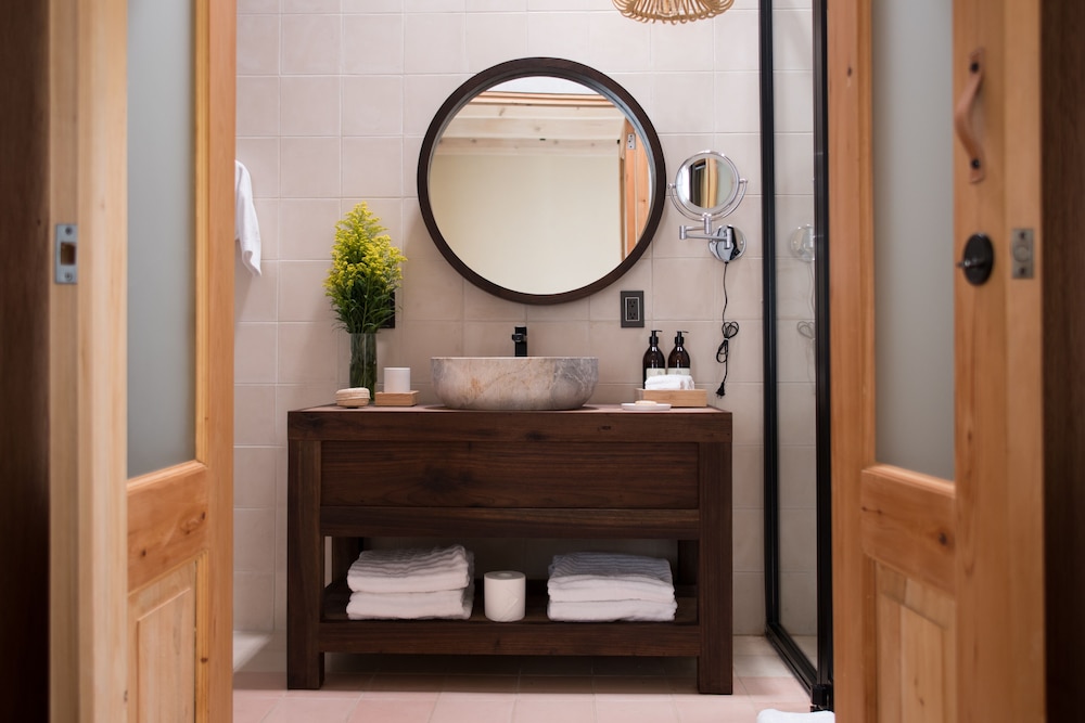 Superior Suite - Photo 3