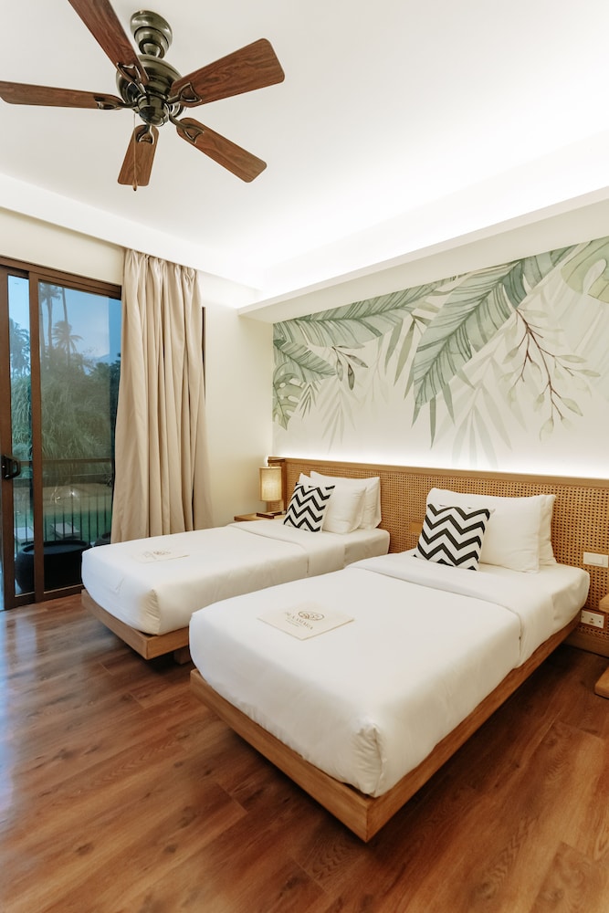 Deluxe Garden Room