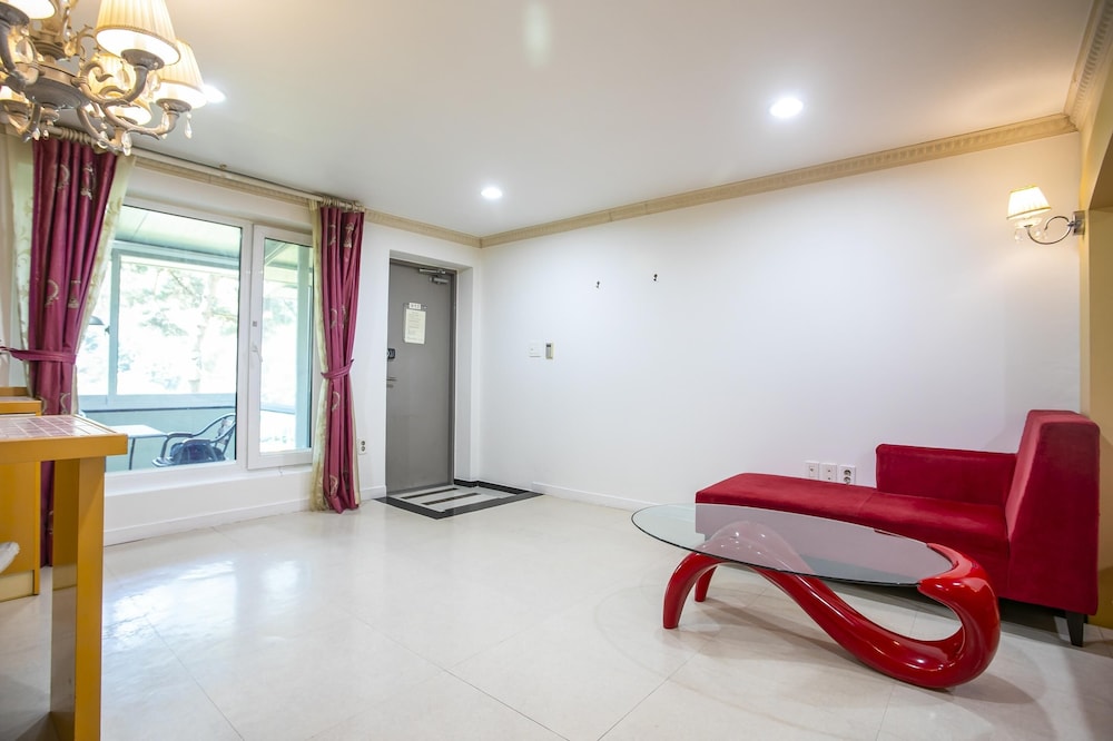 Basic Room, 1 Bedroom (Pink Lady) photo 3