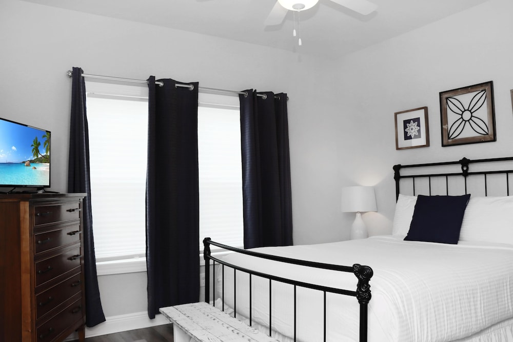 House, Multiple Beds (Reel Blessed) photo 1