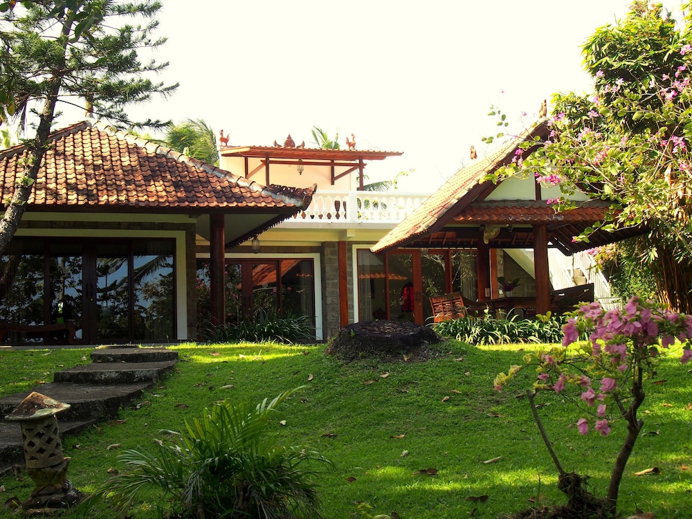 Two Bedroom Villa with Garden View - Photo 2