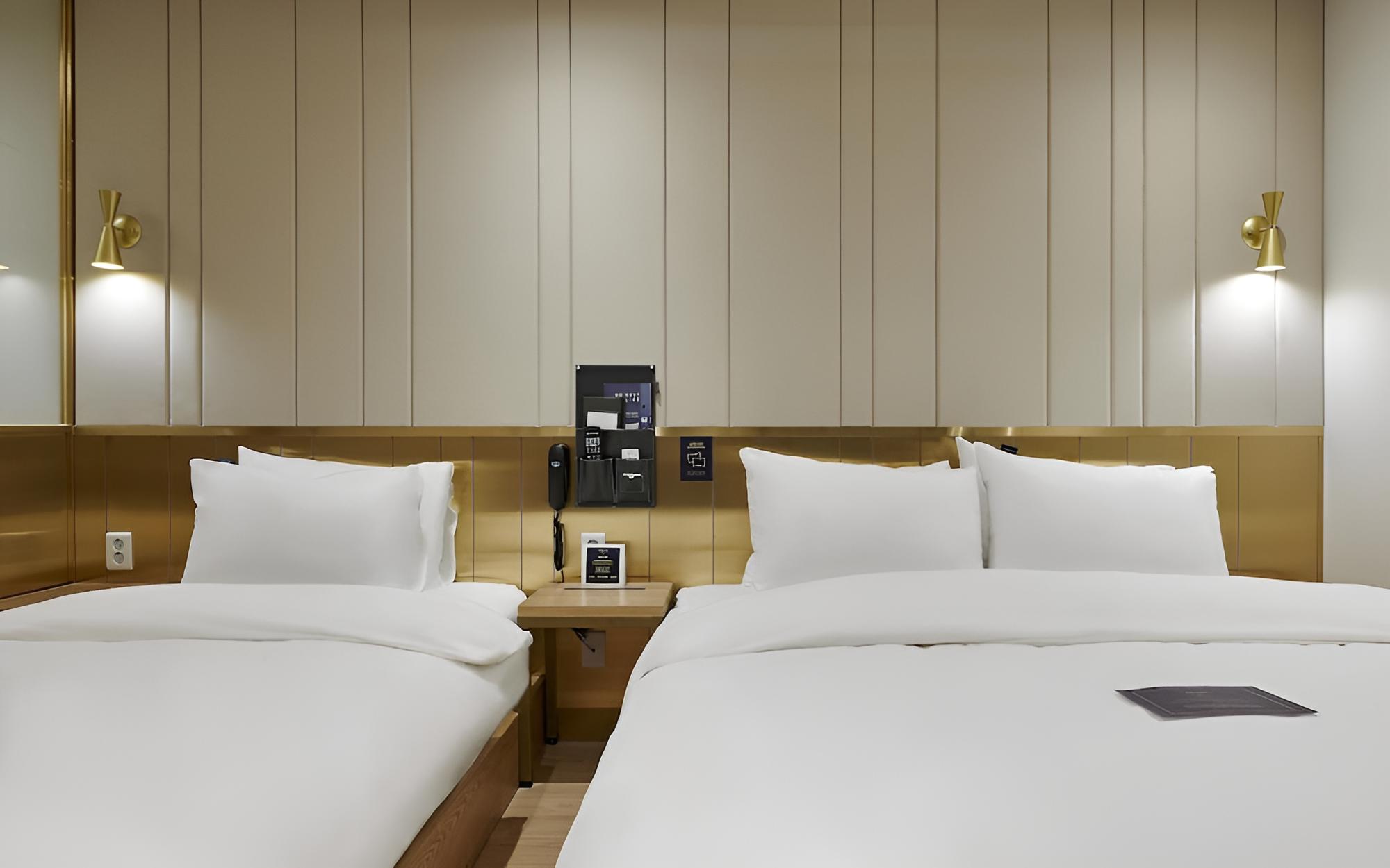 Room (VIP TWIN (King bed/55" TV/Air purifie) - Photo 1