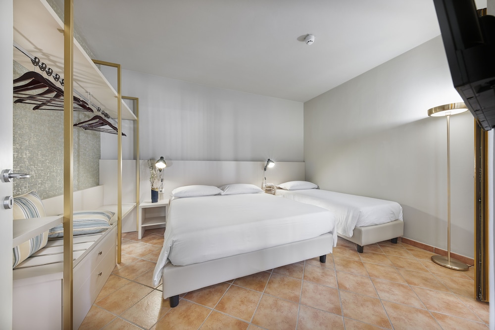 Apartment, 1 Bedroom, Ground Floor - Photo 2