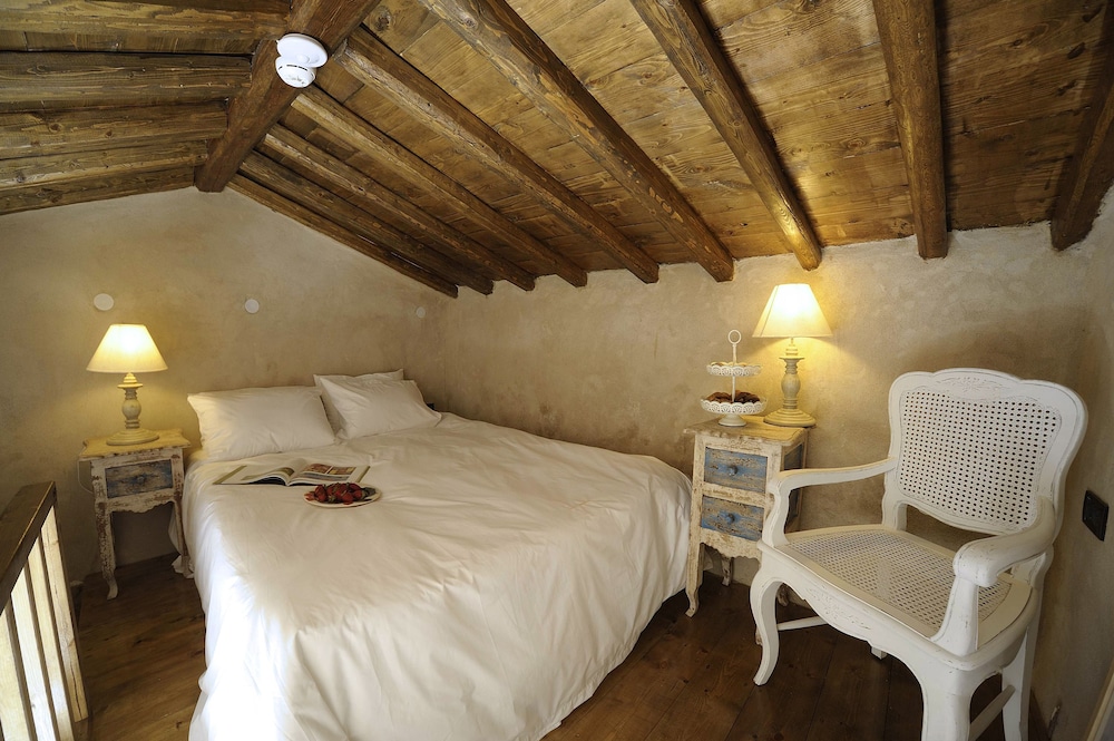 Classic Double Room, 1 Queen Bed, Terrace (Split level)