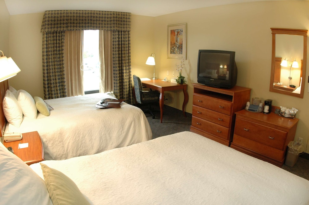 Room, 2 Double Beds, Accessible, Non Smoking - Photo 4