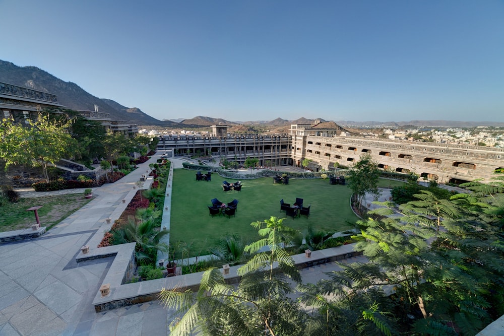 Suite Villa Room With Separate Living Room Overlooking Central Courtyard - Photo 6