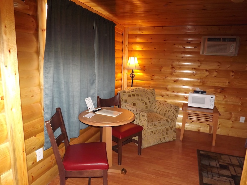 Deluxe Cabin, 1 Queen Bed photo 2