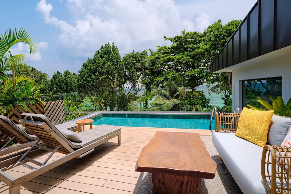 Signature Suite, 1 King Bed, Patio, Sea View - Photo 8
