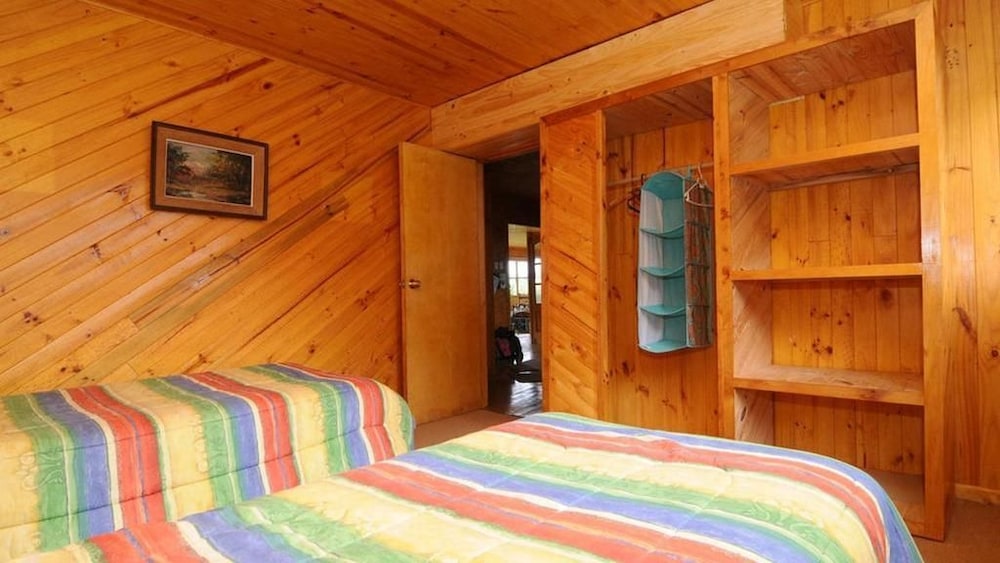 Standard Double Room, 2 Twin Beds, Shared Bathroom photo 2