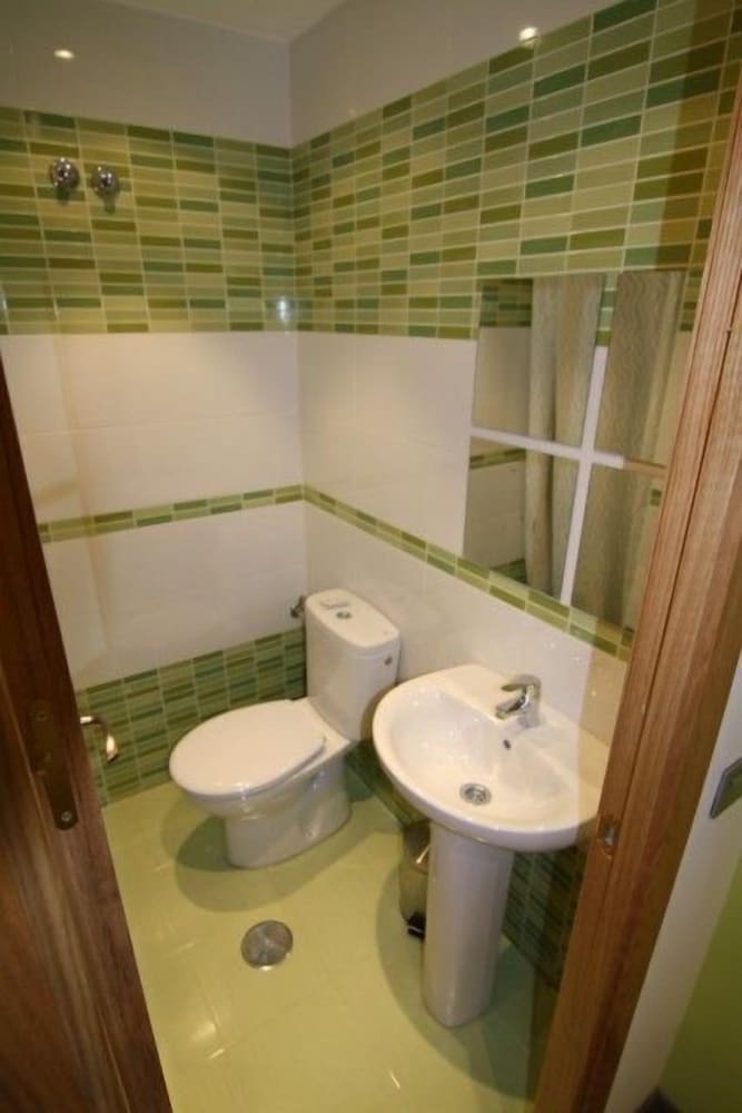 Triple Room, Private Bathroom - Photo 7