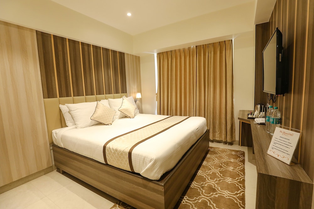 Suite - Photo 1