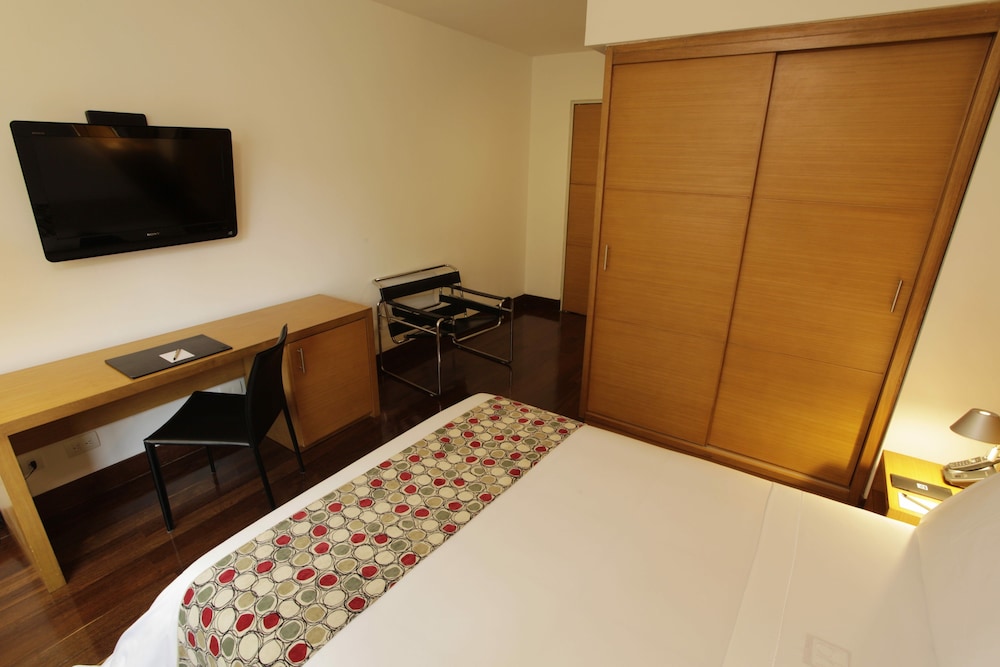 Standard Room, 1 Queen Bed - Photo 5