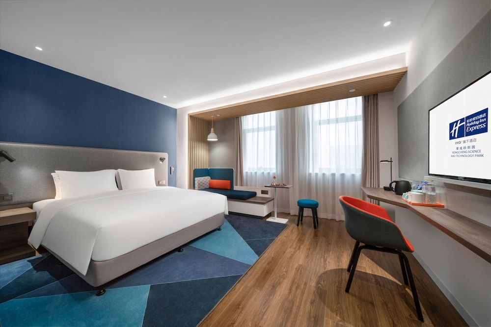 Standard Room, 1 King Bed (High Floor Kids Theme) - Photo 1