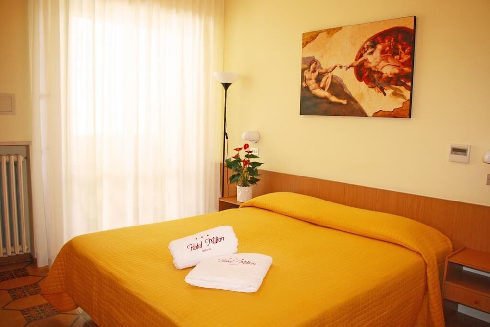Double Room - Photo 5