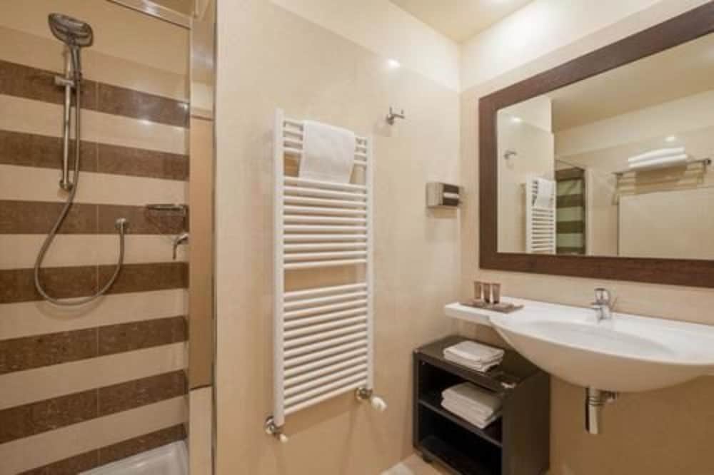 Superior Double or Twin Room photo 3