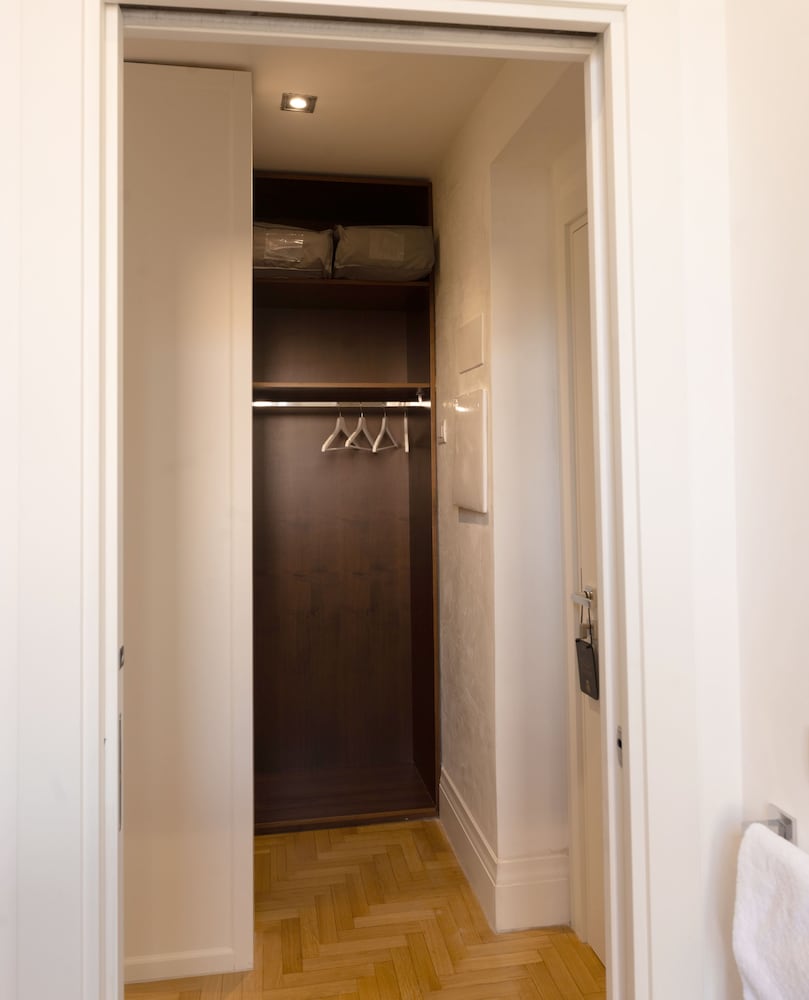 Deluxe Suite, Courtyard View photo 3