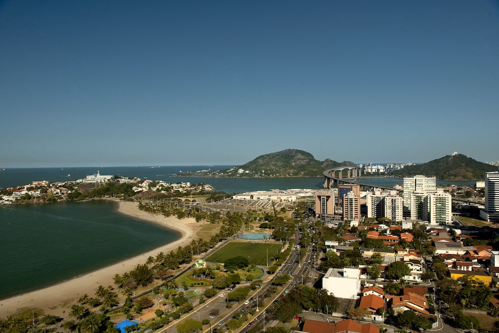 Deluxe Room, 1 King Bed, Ocean View (Mid Floor) - Photo 5