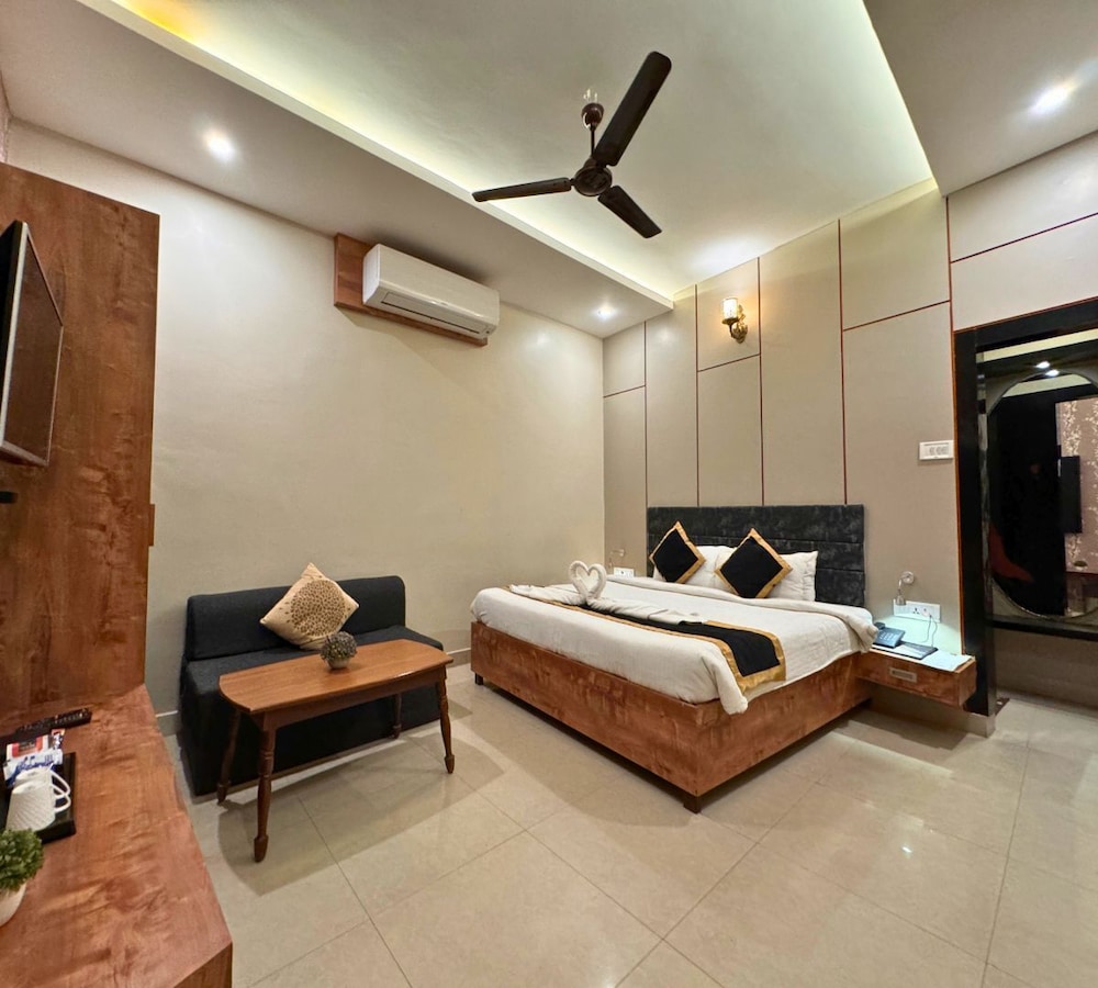 Premium Room - Photo 9