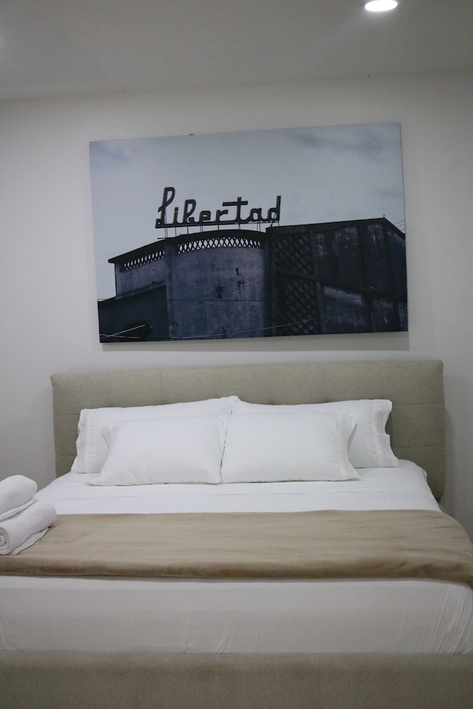 Double Room, 1 King Bed, Garden View photo 2