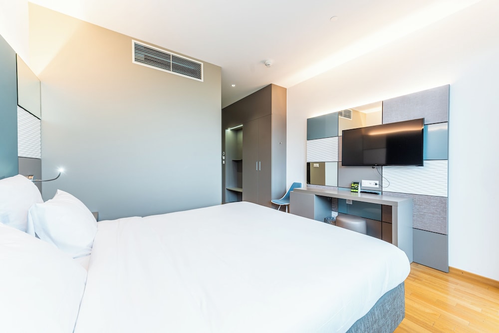 Triple Room, Non Smoking thumbnail 6