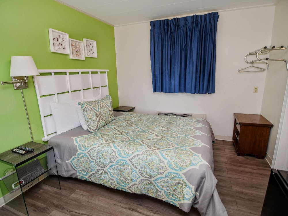 Standard Double Room, Ensuite (Single Queen ) photo 3