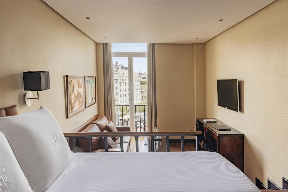 Superior Double Room Single Use, City View - Photo 3