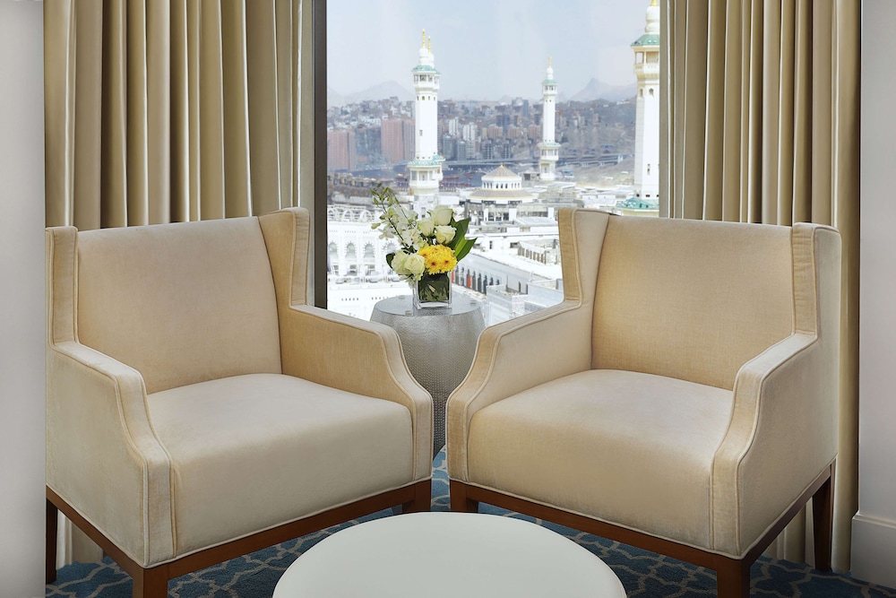 Suite, 2 Twin Beds, Non Smoking (Amiri, Haram View) thumbnail 6